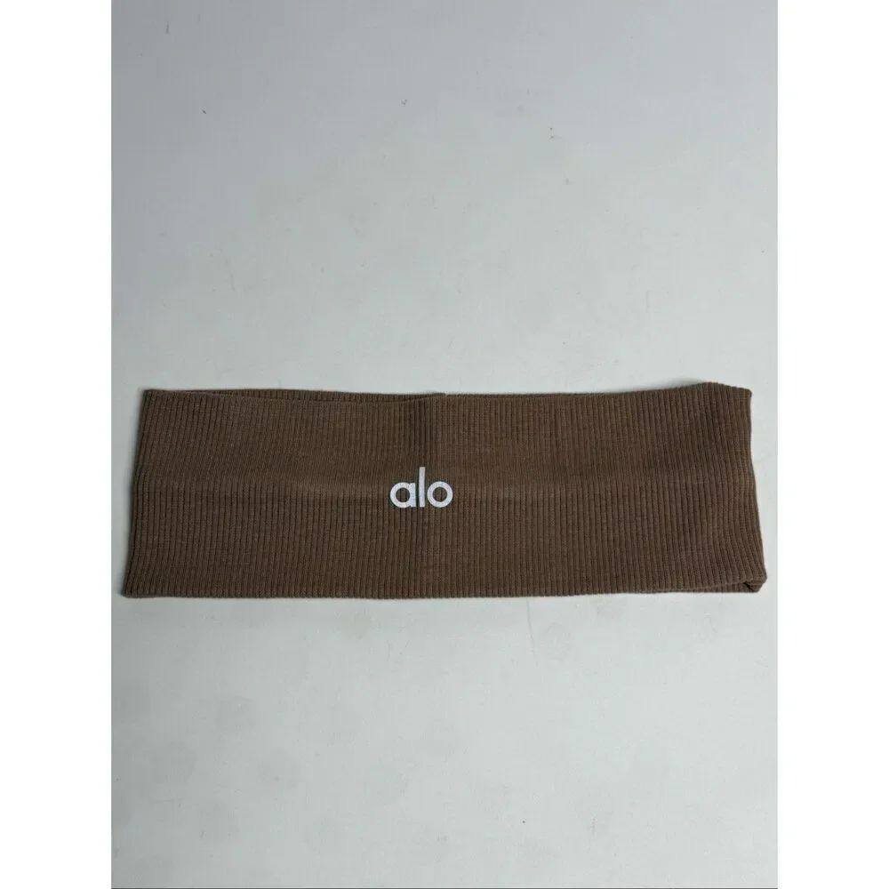 Alo Yoga Performance Conquer Ribbed Headband Brown / White Logo One Sz Adult